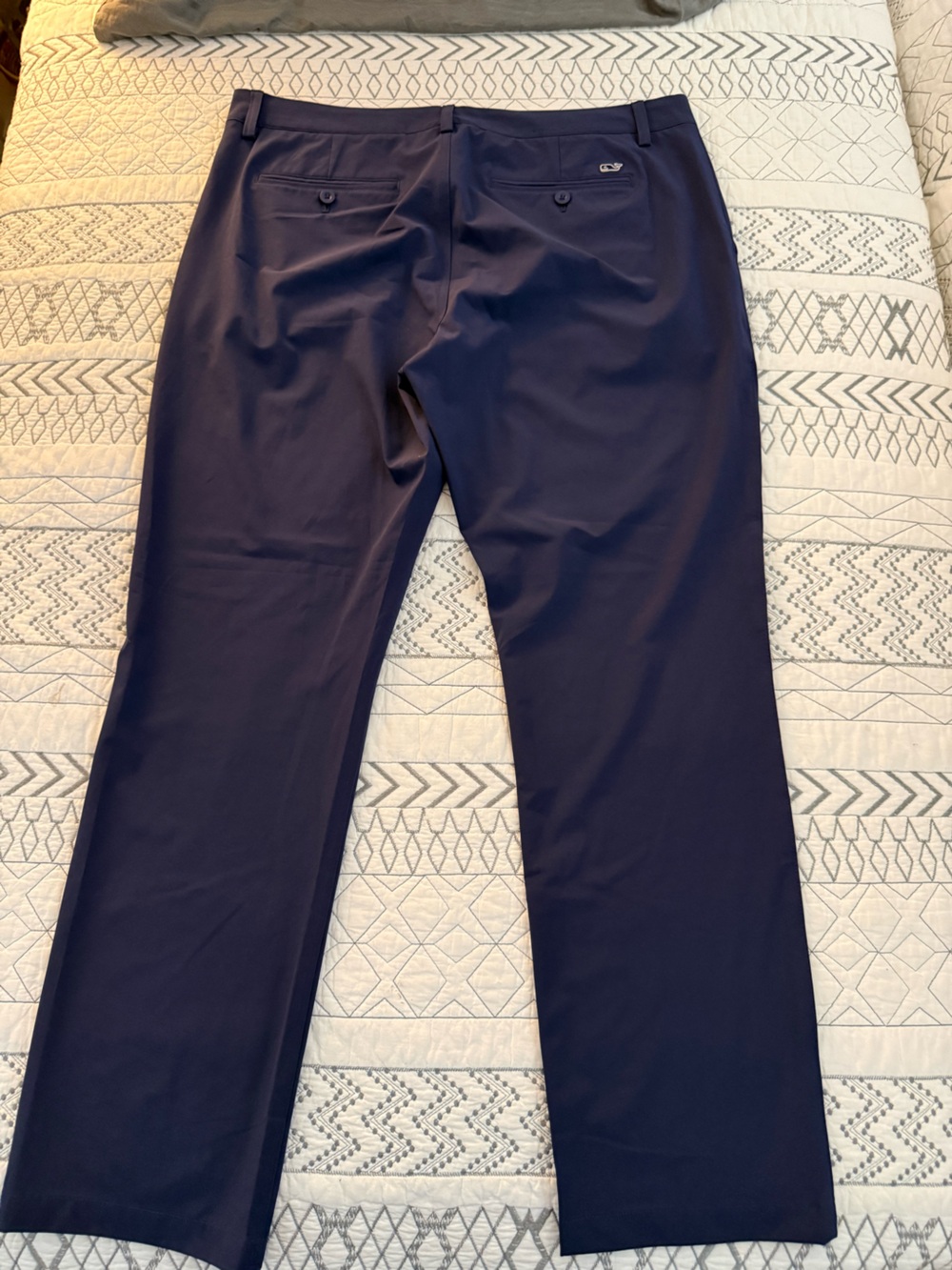 Navy vineyard vines performance breaker men’s pants 36/30